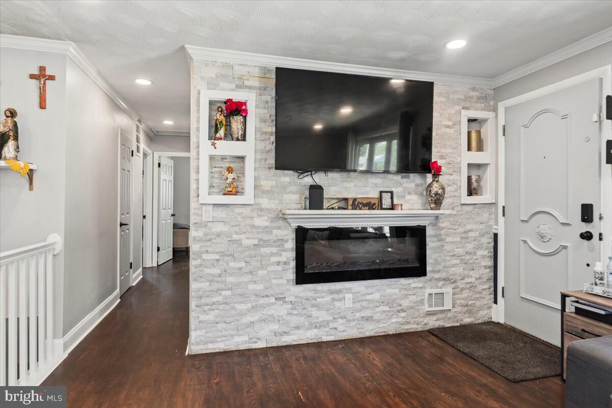 Property Photo:  117 Pepper Mill Drive  MD 20743 
