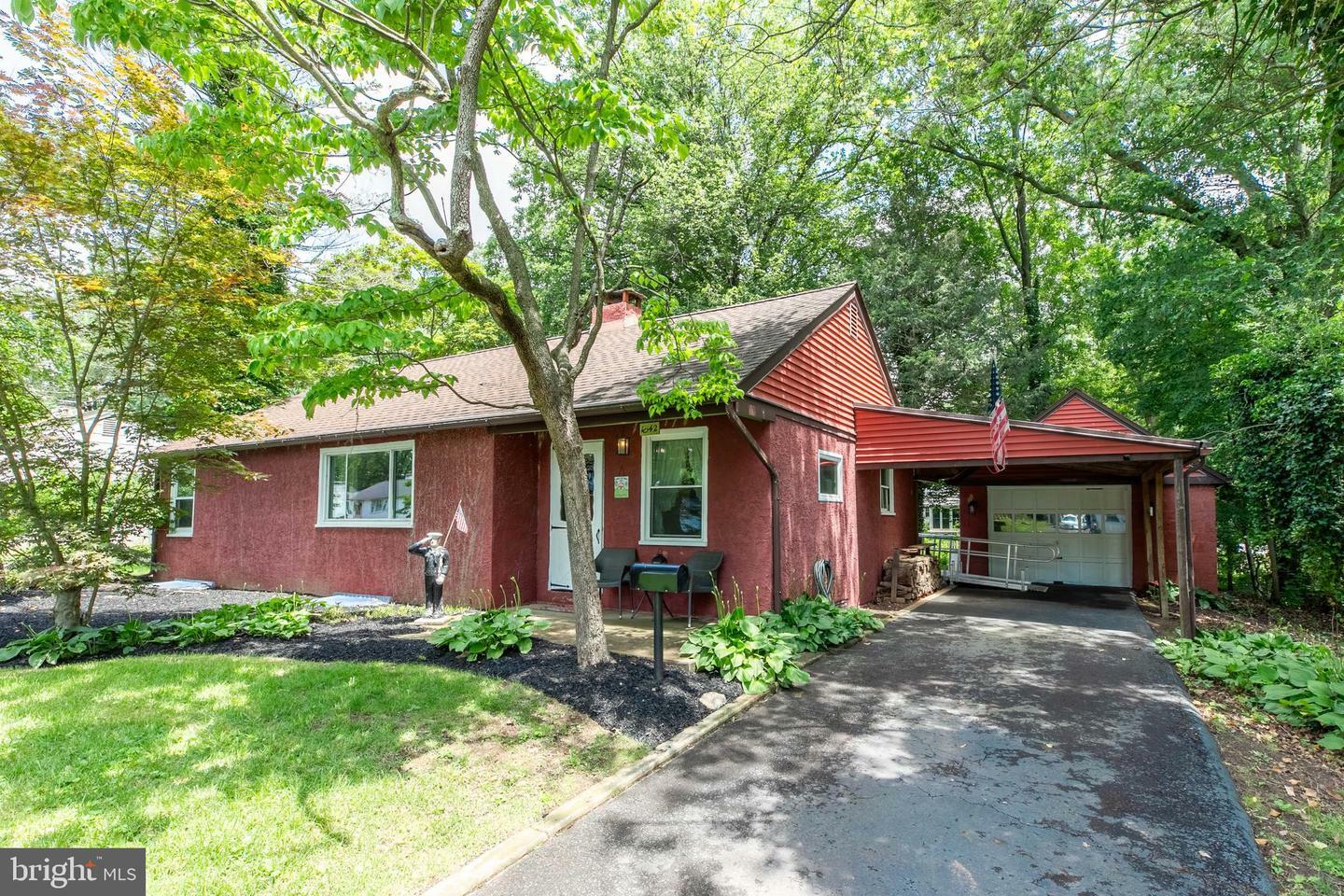 Property Photo: 1042 Thrush PA 19403