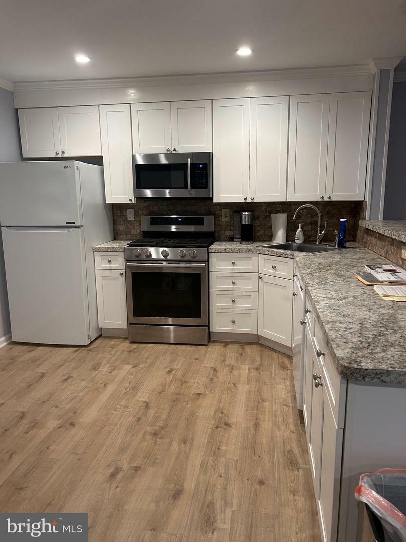 Property Photo:  20 Versailles Court  NJ 08619 