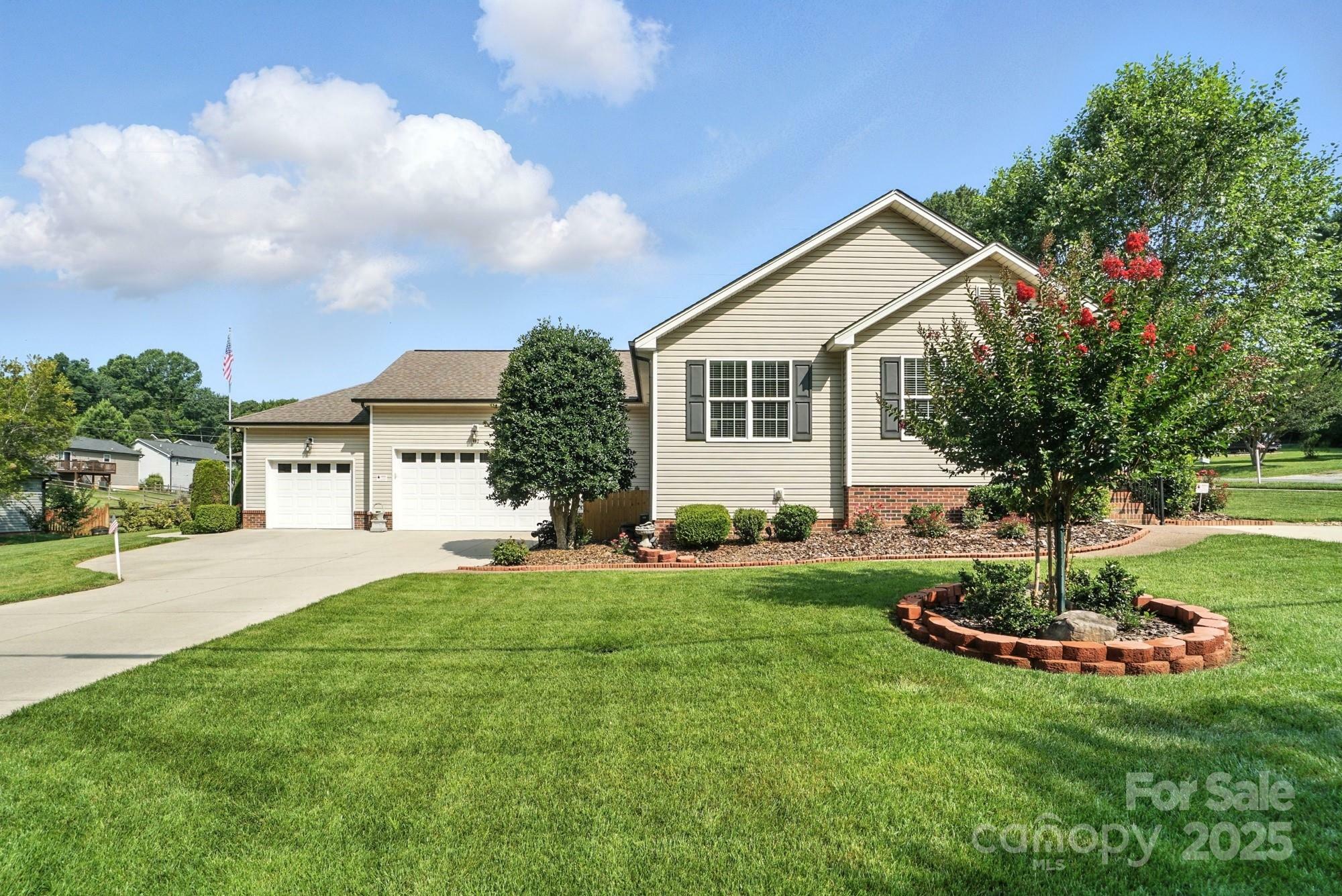Property Photo: 402 Walnut Street 11 NC 28023
