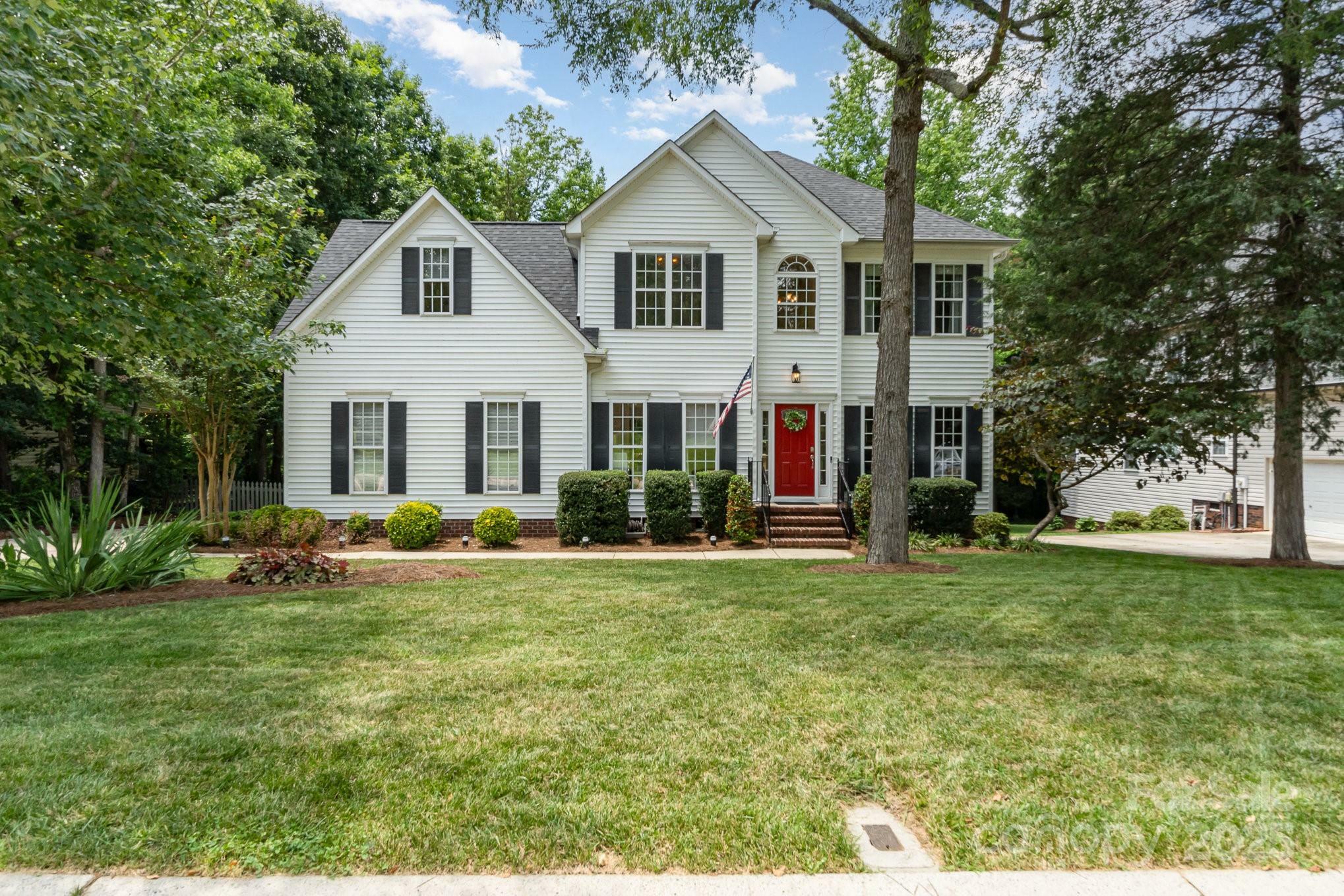 Property Photo: 11624 Crossroads Place NC 28025