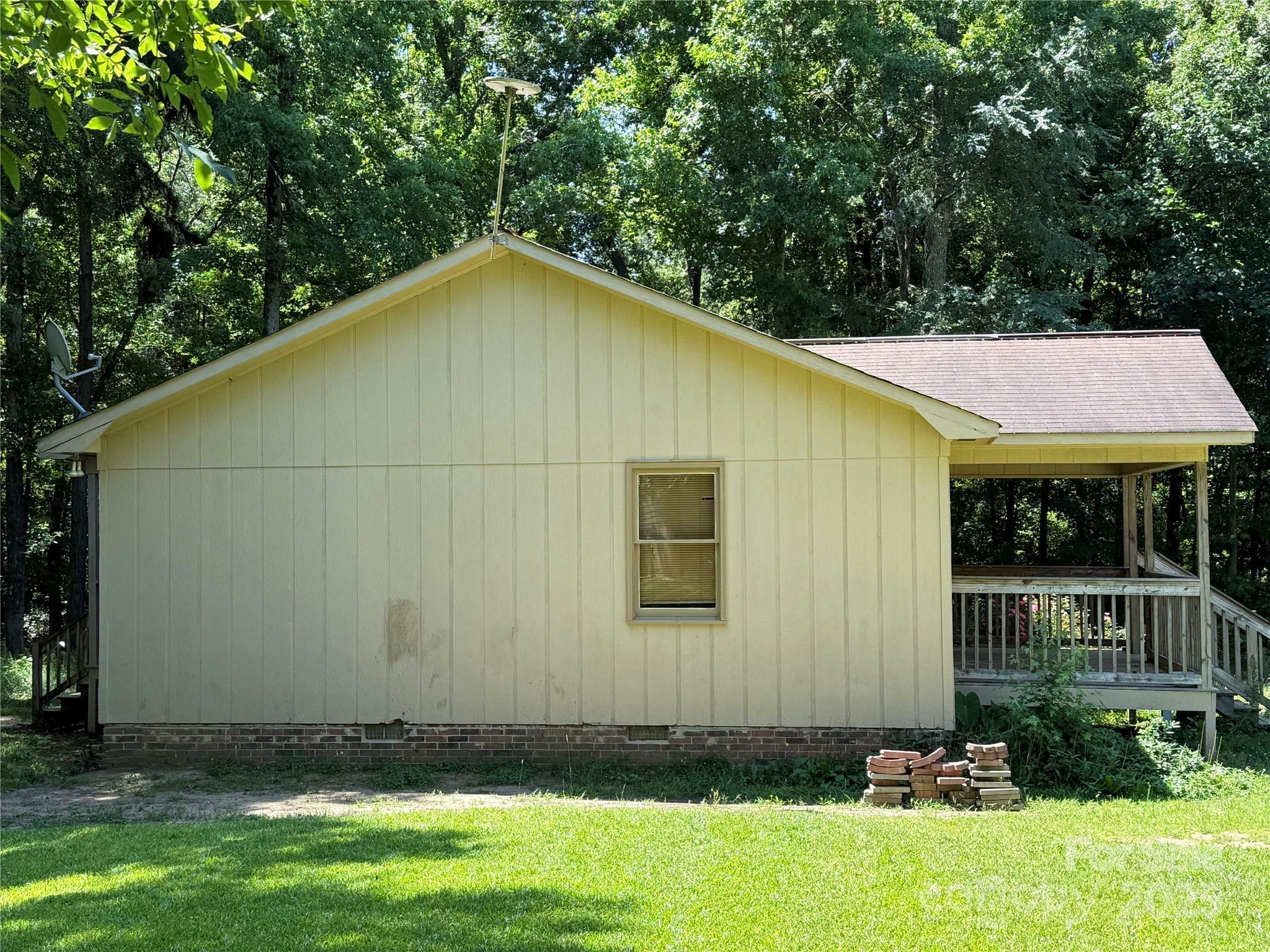 Property Photo: 5881 Robinhood Road SC 29714