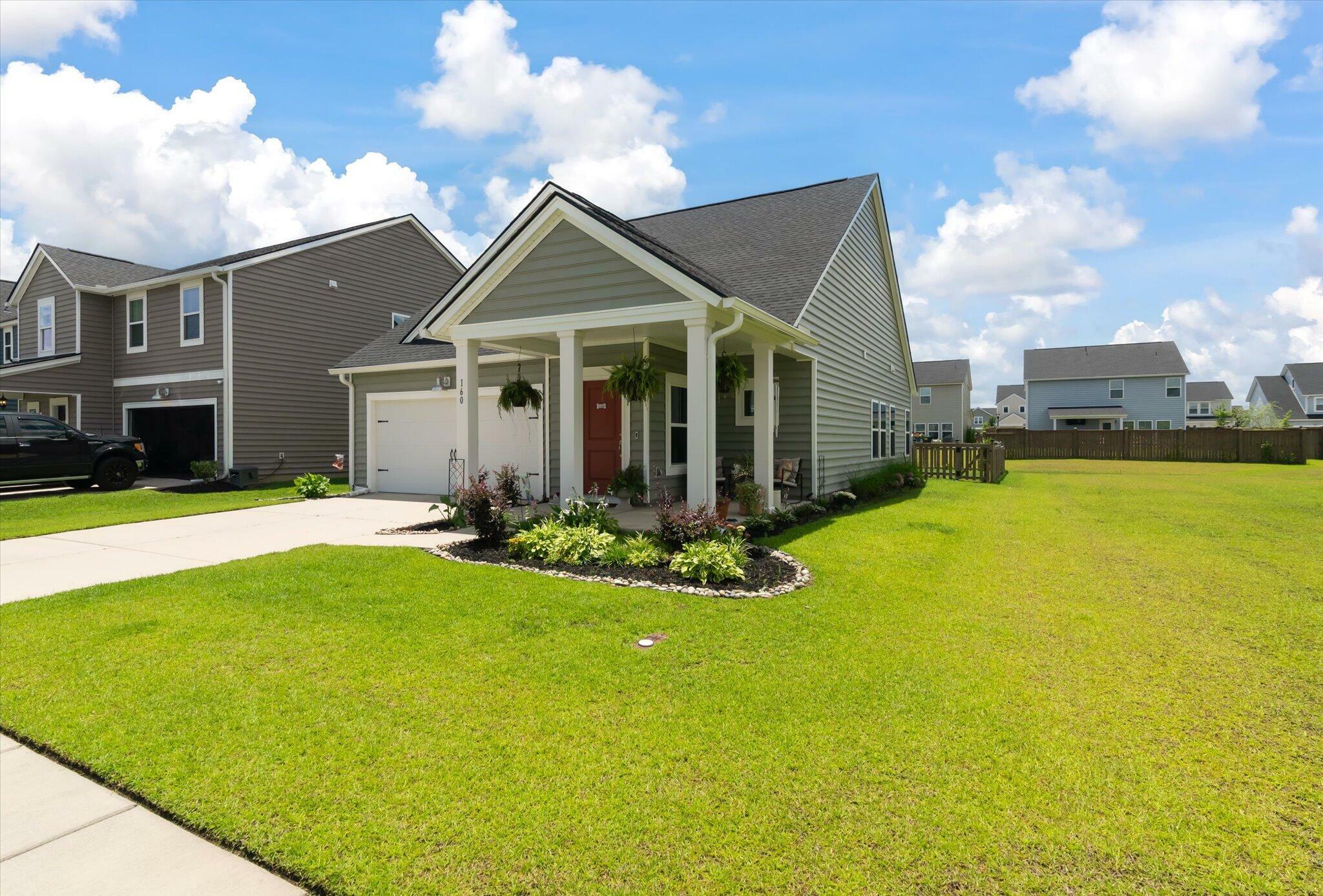 Property Photo: 160 Greenbelt Court SC 29485