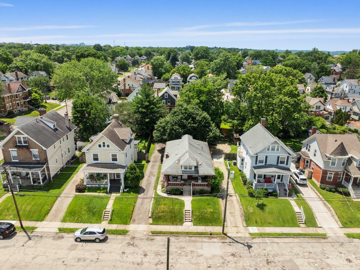 Property Photo: 4011 S Jefferson Avenue OH 45212