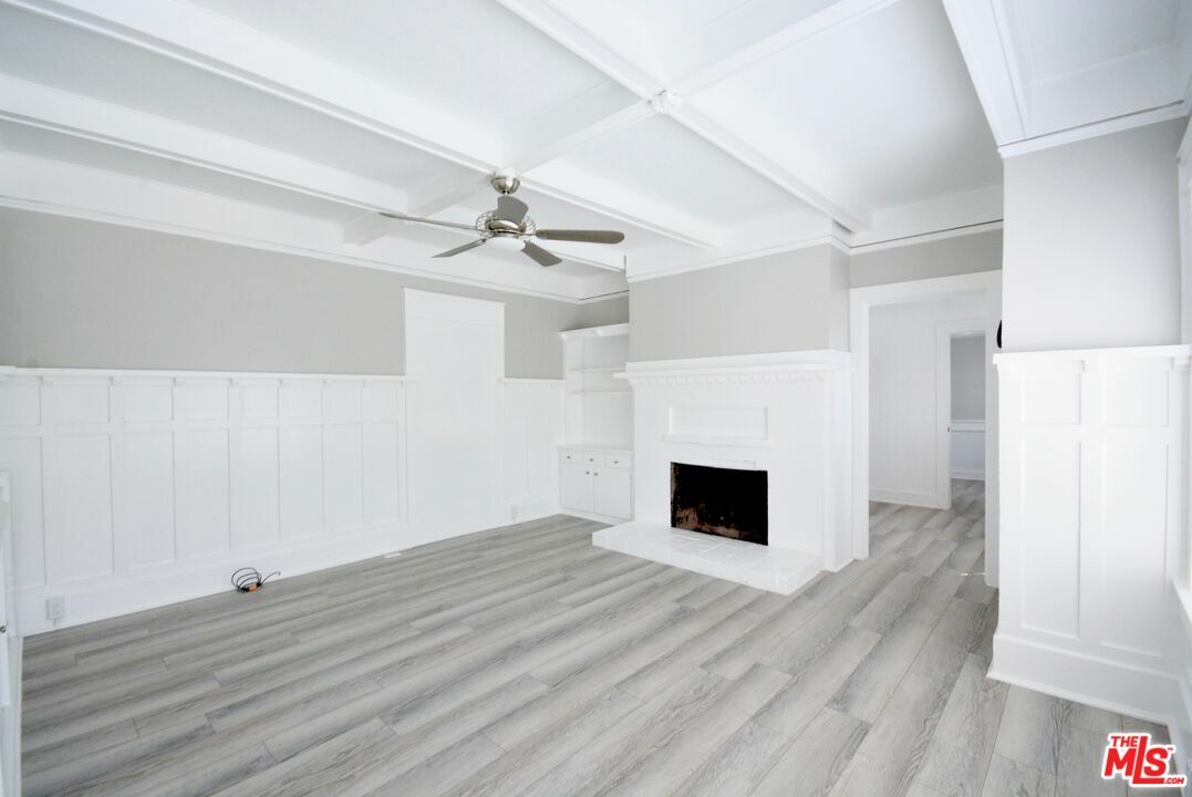 Property Photo: 1366 Riviera Ave CA 90291