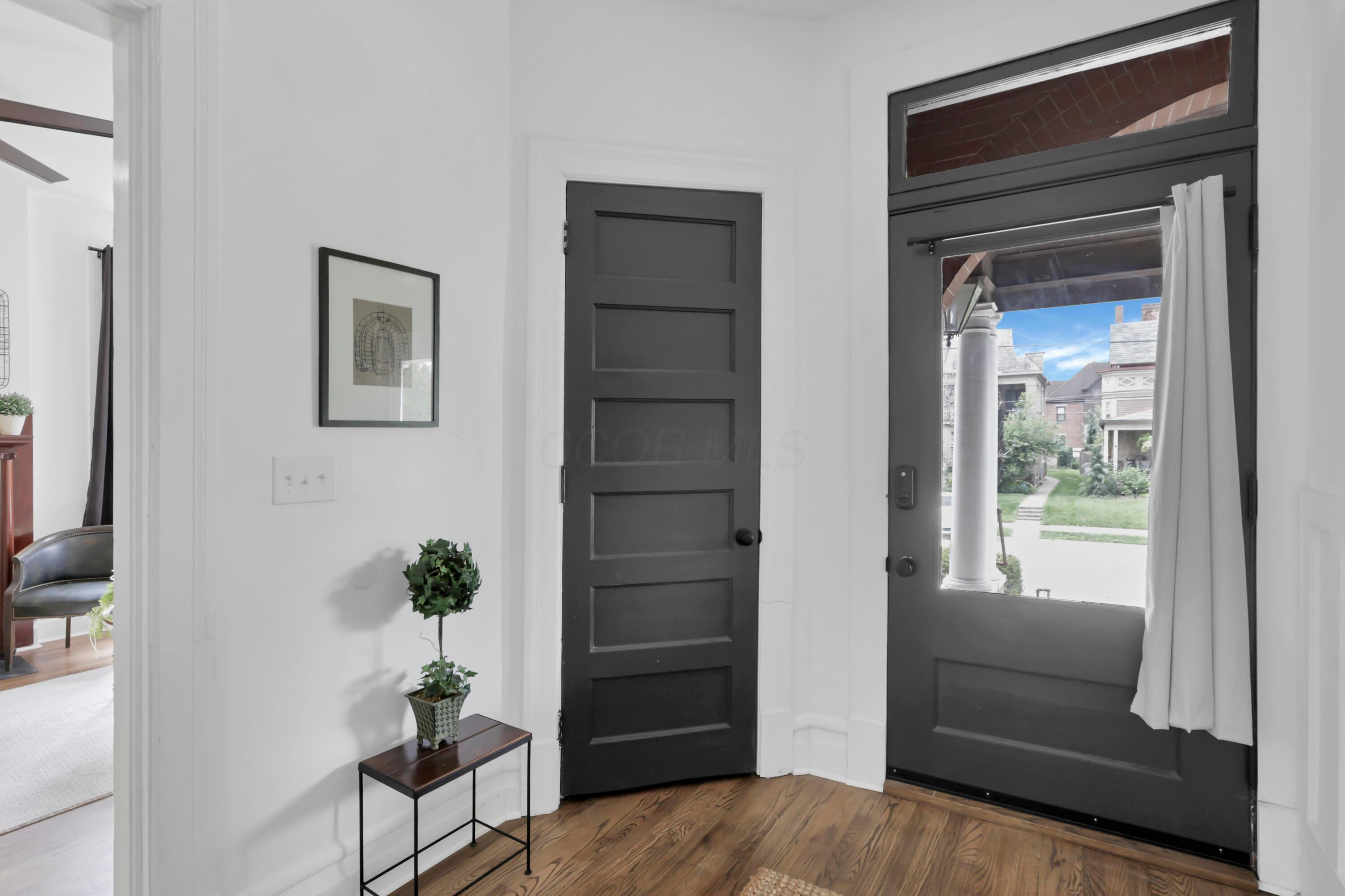 Property Photo: 856 Bryden Road OH 43205
