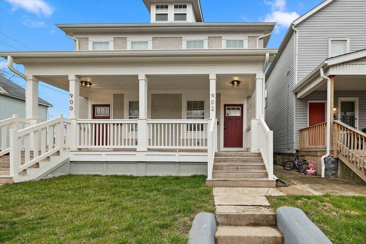 Property Photo: 900-902 Oakwood Avenue OH 43206