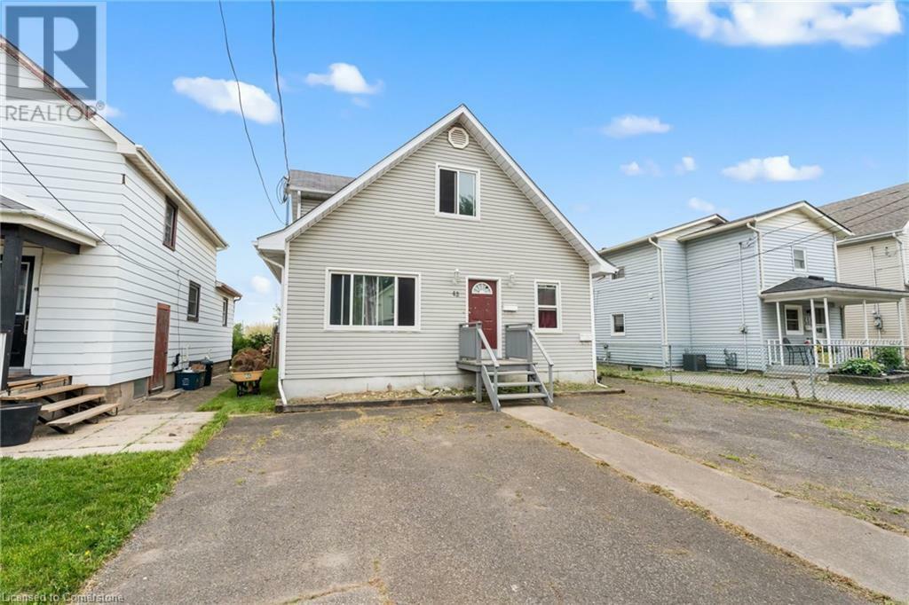 42 Vine Street  St. Catharines ON L2R 3X8 photo
