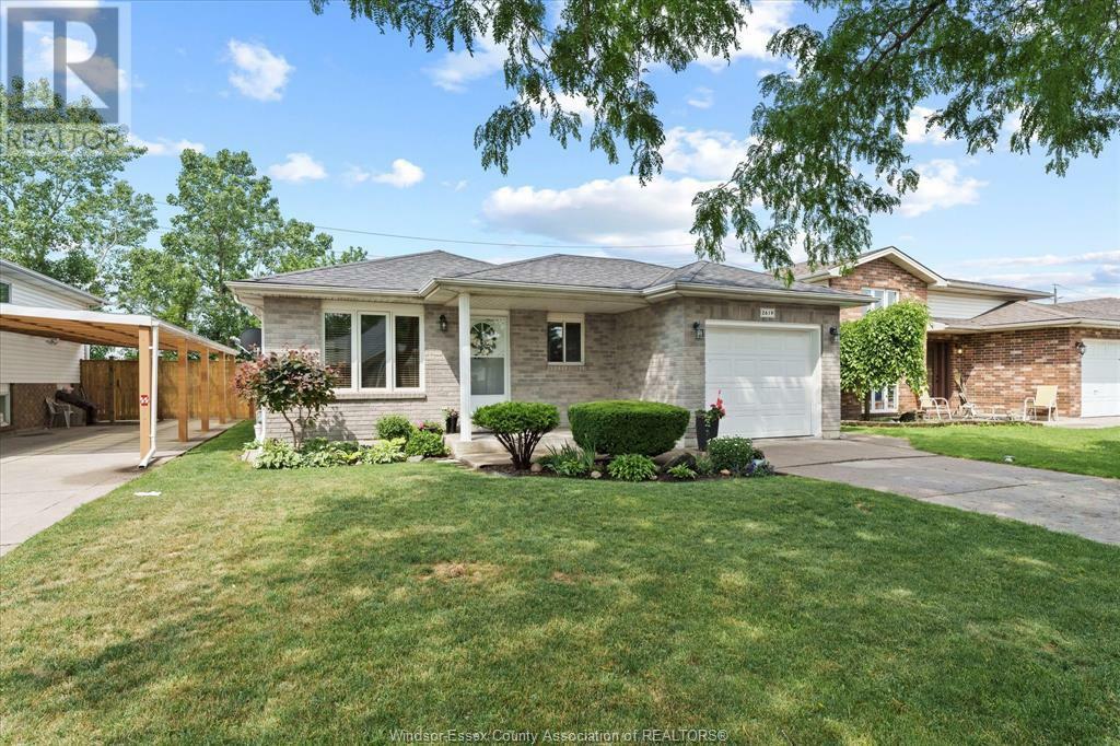 Property Photo: 2619 Gem Avenue ON N8W 5N5