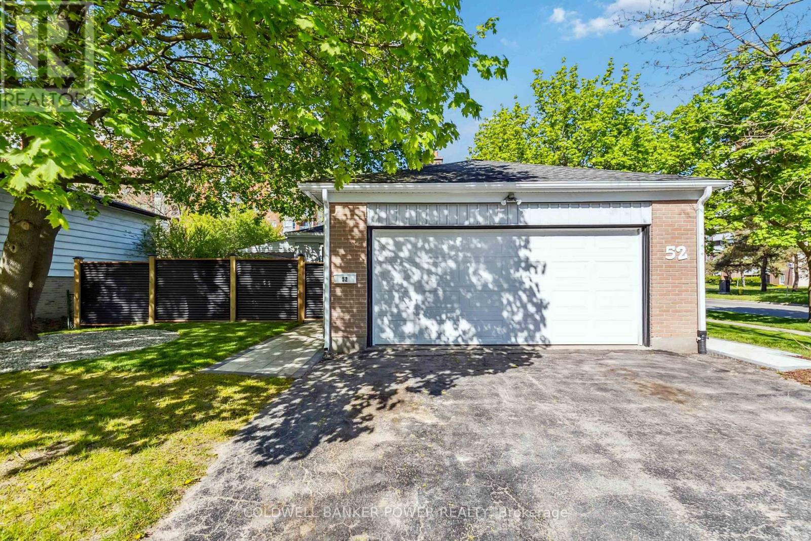 Property Photo: 52 Stuyvesant Place ON N6J 3S9