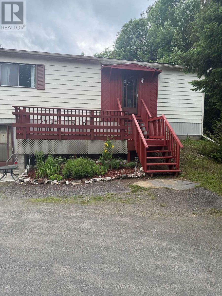 Photo de la propriété: 83 Old L'Amable Road ON K0L 1C0