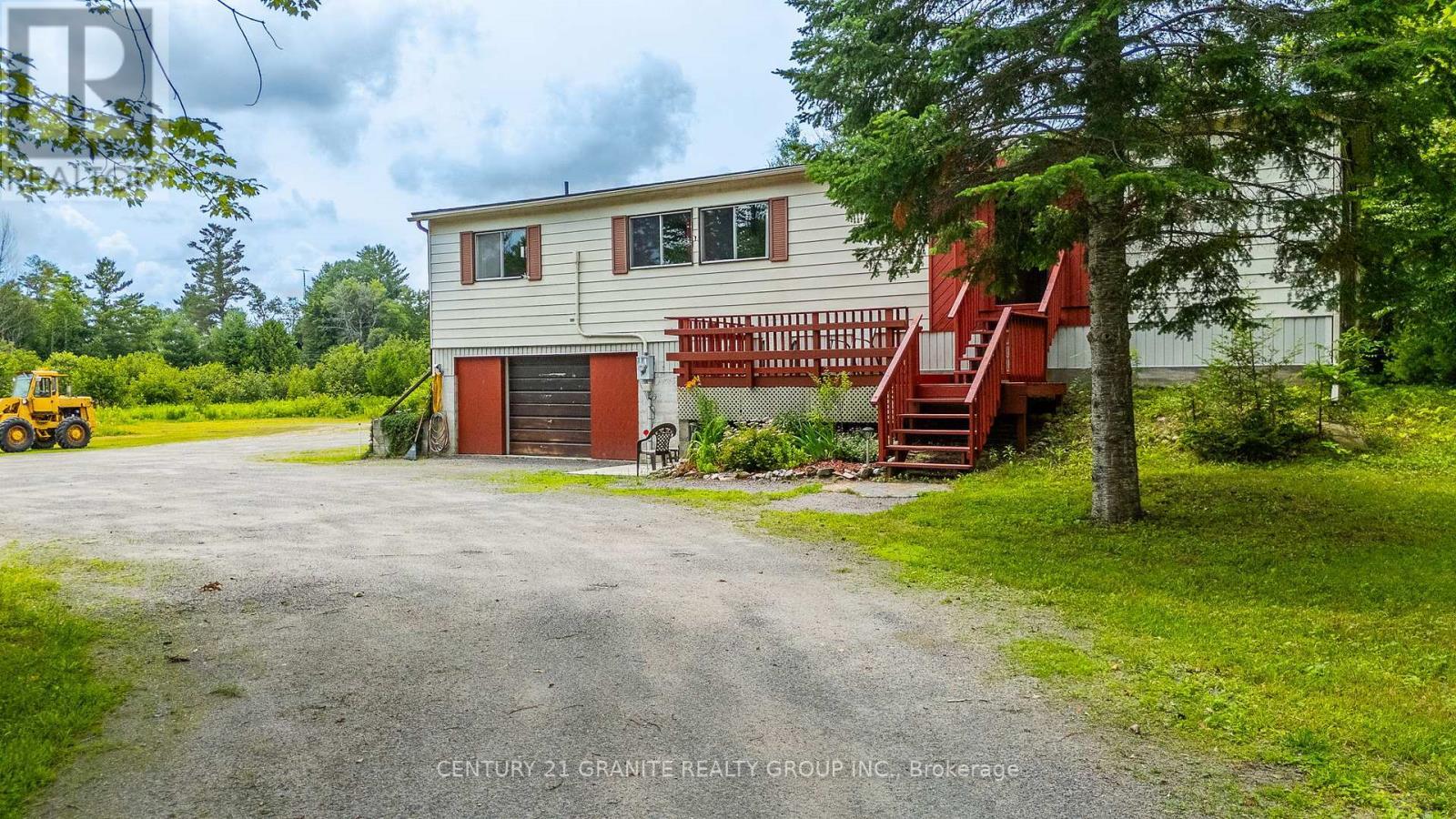 Photo de la propriété: 83 Old L'Amable Road ON K0L 1C0