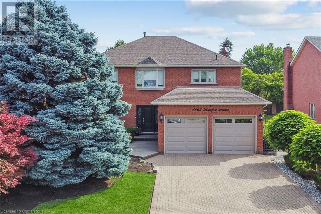 Property Photo: 4665 Beaufort Terrace ON L5M 3J1