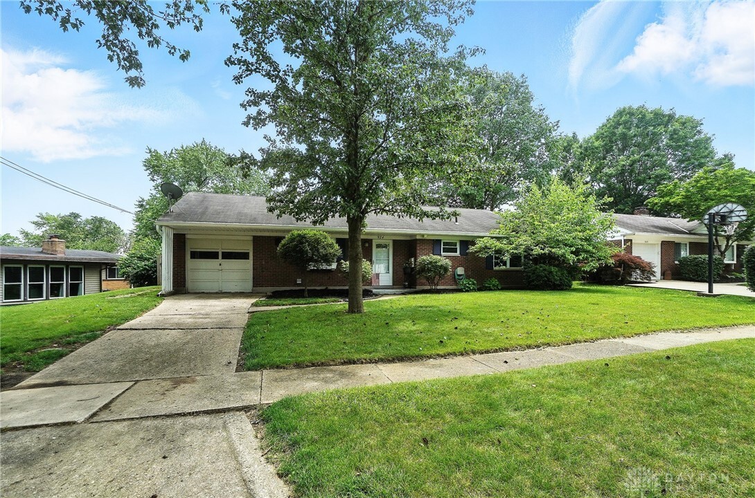 Property Photo:  924 Fairacres Drive  OH 45429 