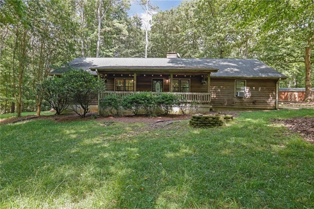 Property Photo:  6896 Heardsville Road  GA 30028 