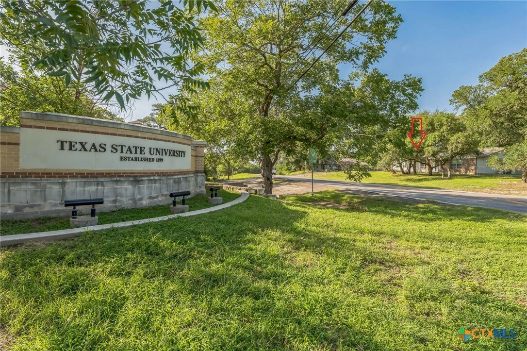 Property Photo: 500 Park Place TX 78666