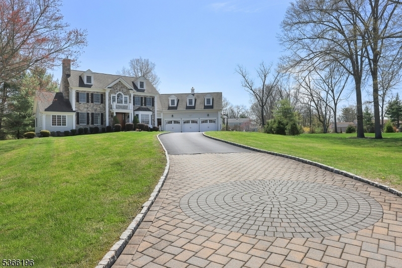 Property Photo:  82 Queen Anne Dr  NJ 07920 