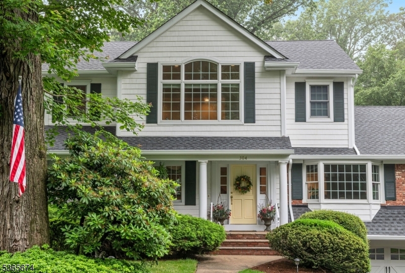 Property Photo: 304 Briarwood Dr NJ 07481