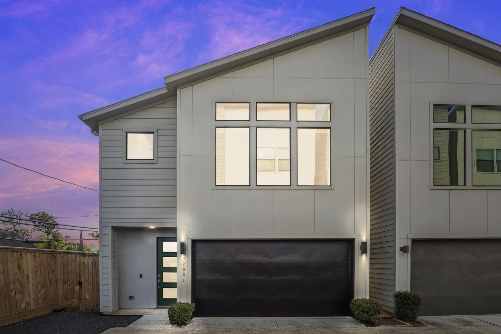 Property Photo: 3208 N Macgregor Way C TX 77004