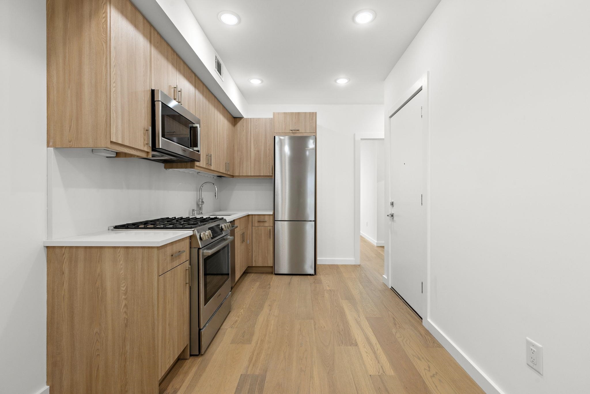 Property Photo: 364 8th St 2L NJ 07302