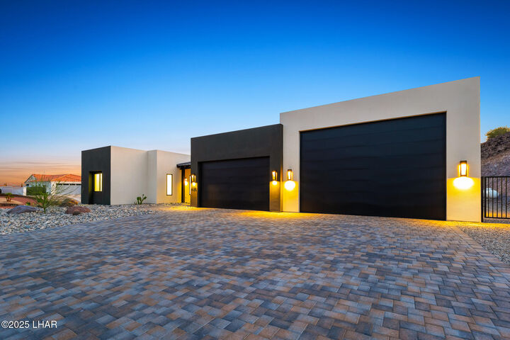 Property Photo: 4085 Black Hill Bay AZ 86406