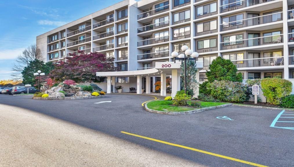 Property Photo: 200 High Point Drive 307 NY 10530
