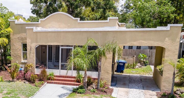 Property Photo: 3611 W Bay To Bay Boulevard FL 33611