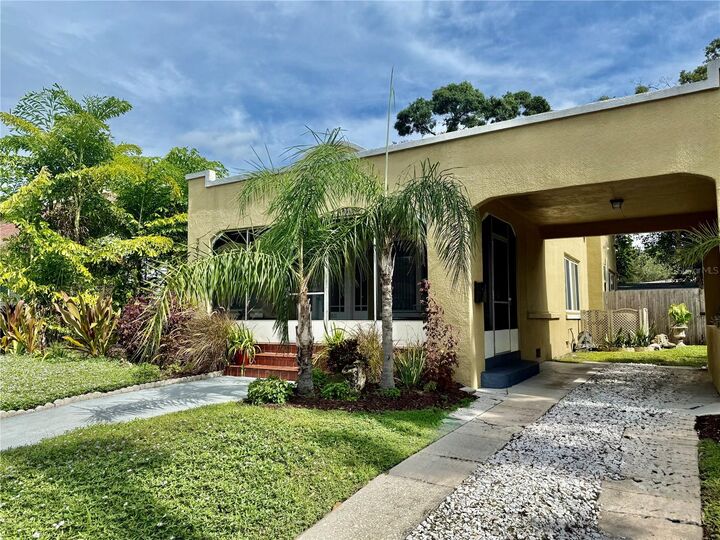 Property Photo: 3611 W Bay To Bay Boulevard FL 33611