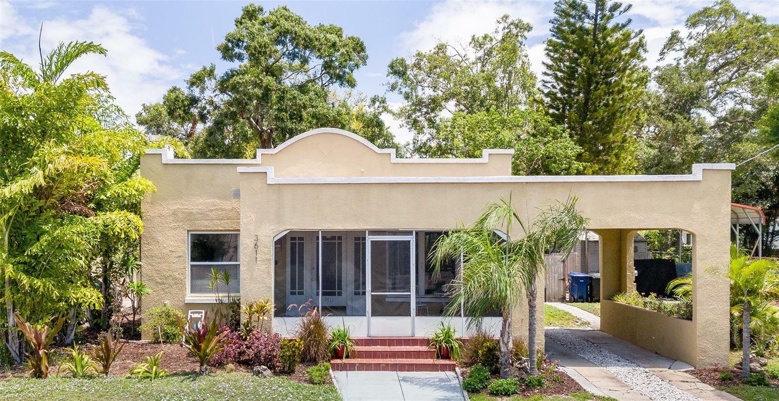 Property Photo: 3611 W Bay To Bay Boulevard FL 33611
