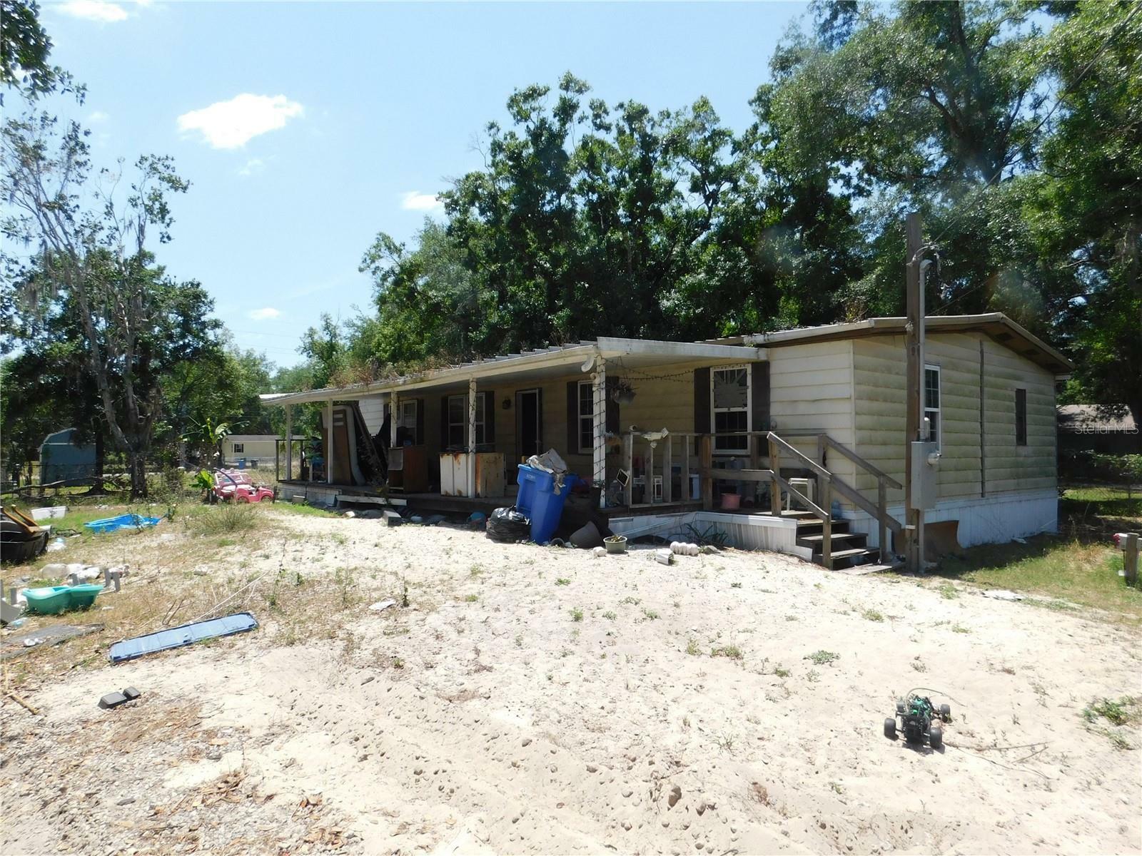 Property Photo: 1217 Jim Johnson Loop FL 33566