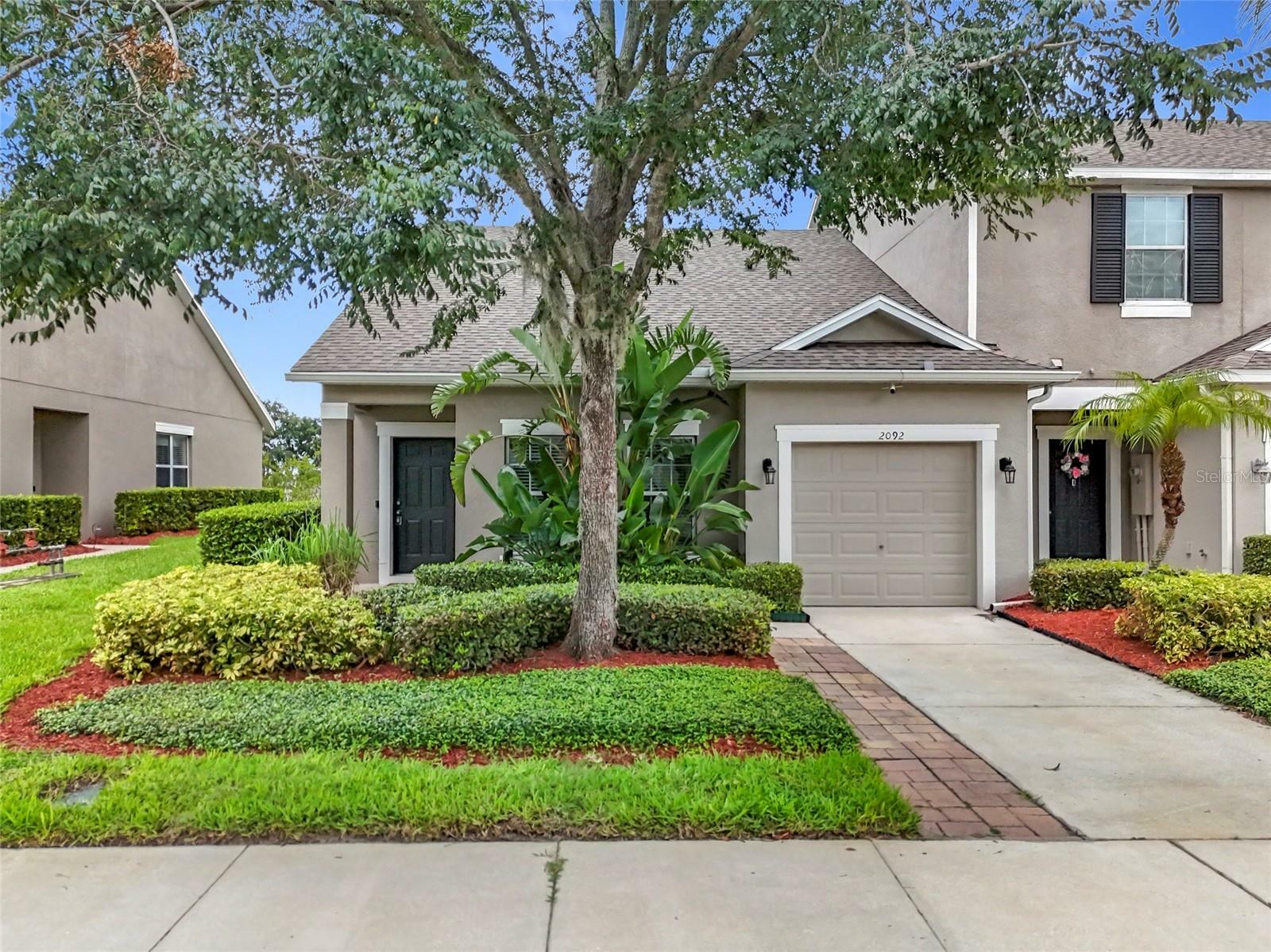 Property Photo: 2092 Switch Grass Circle FL 34761
