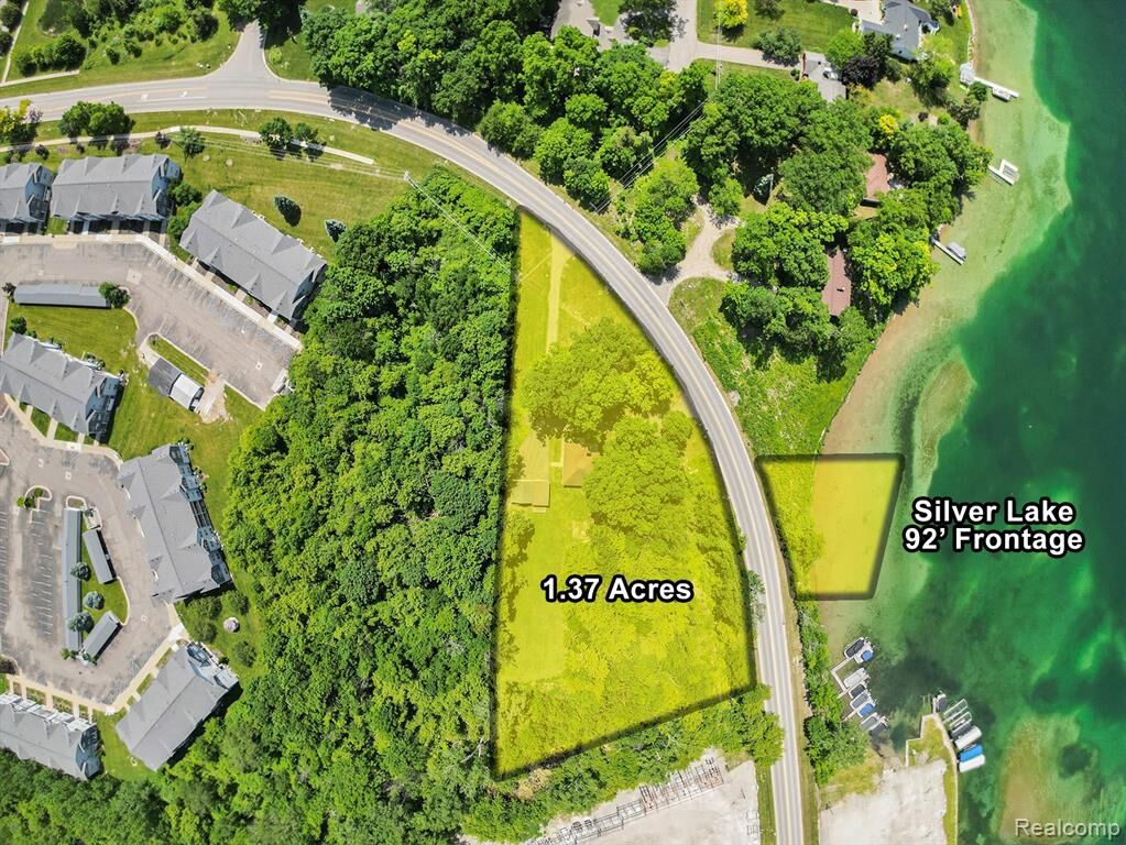 Property Photo:  3382 W Silver Lake Road  MI 48430 1375 