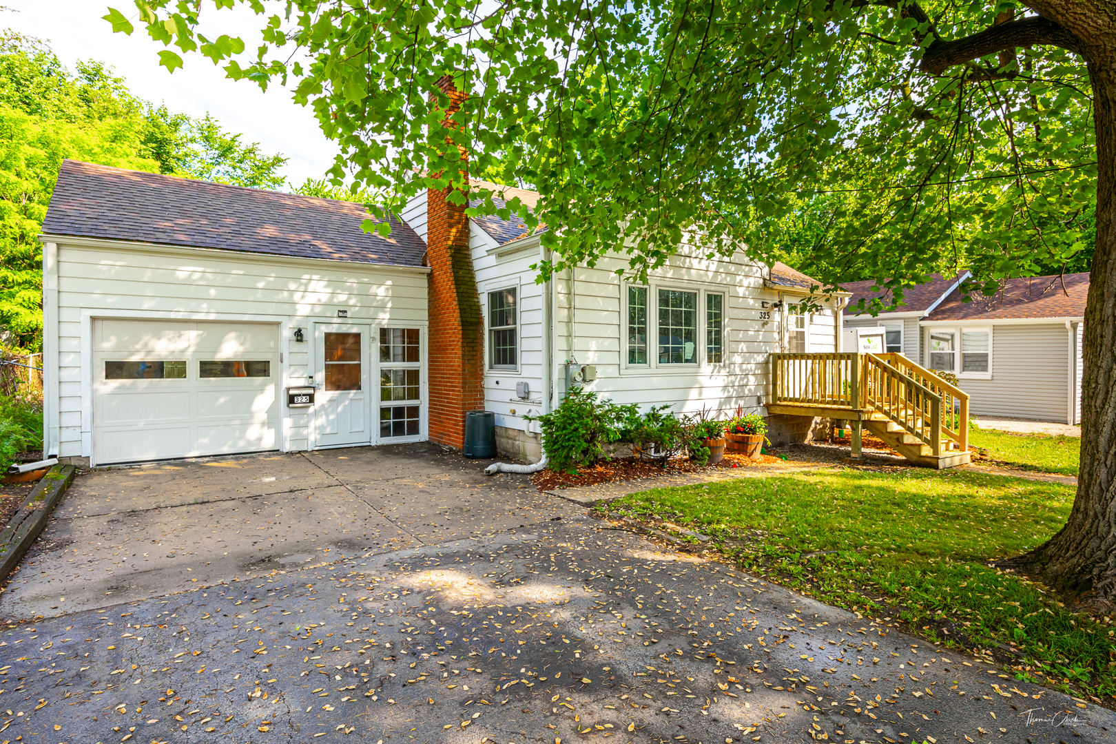 325 Douglas Street  Oswego IL 60543 photo