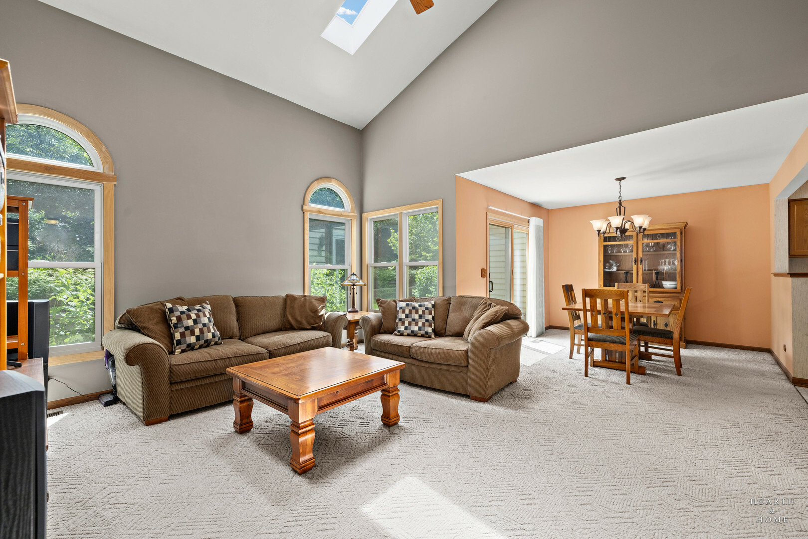 Property Photo: 314 Spring Creek Circle IL 60173