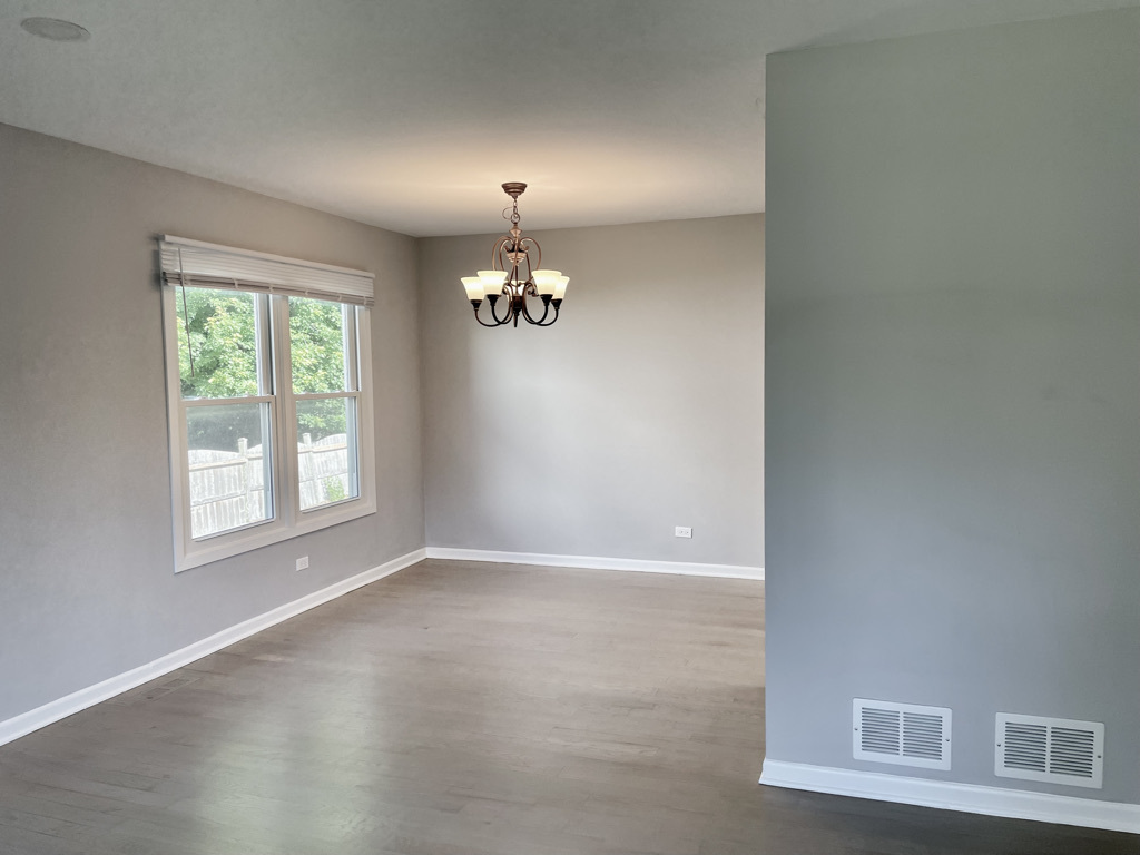 Property Photo: 1111 Lockwood Drive IL 60089