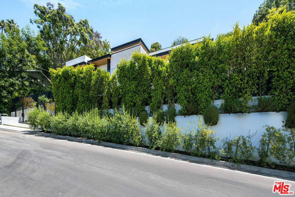 Property Photo: 11258 Laurie Drive CA 91604