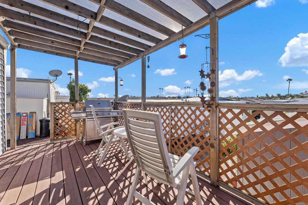 Property Photo: 1600 E Vista Way 23 CA 92084