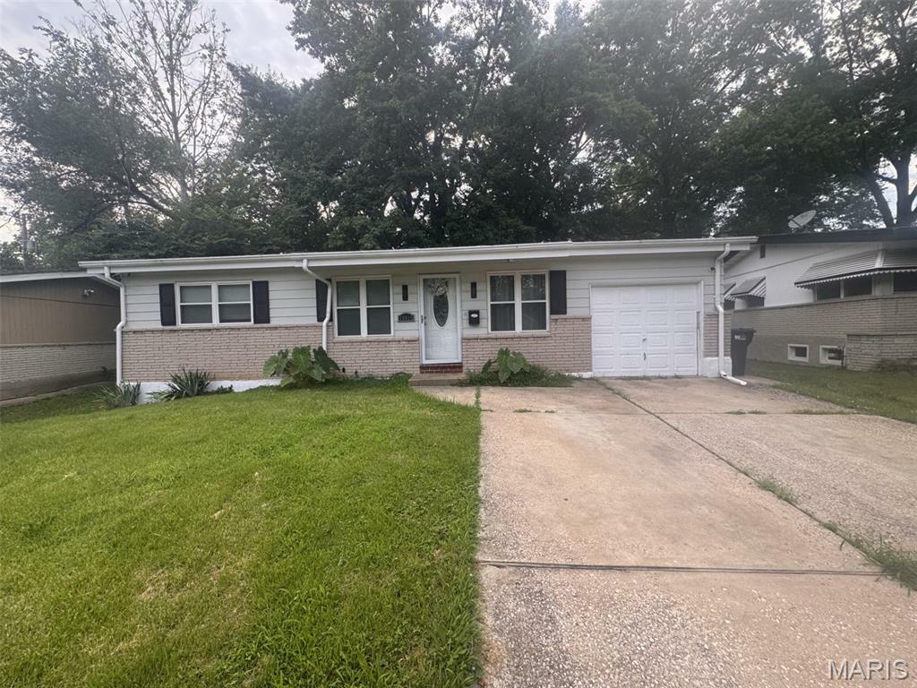 Property Photo: 10815 Vorhof Drive MO 63136