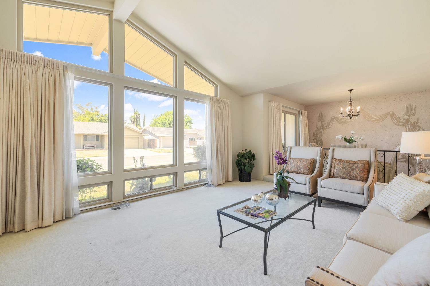 Property Photo: 10 Parklite CA 95831