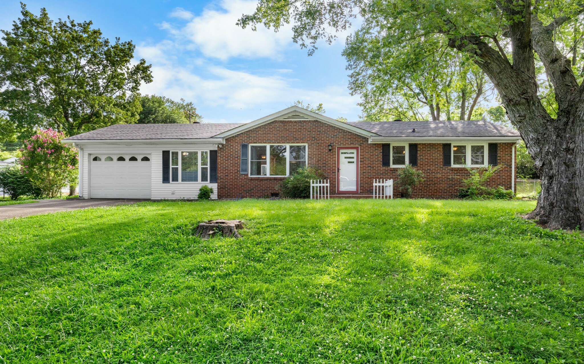 Property Photo: 19 Garth Dr TN 37040