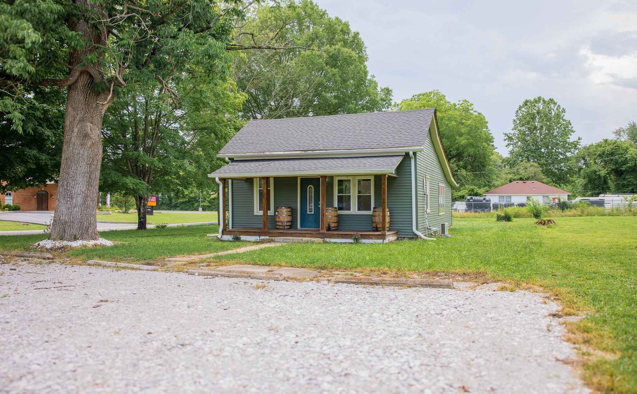 Property Photo: 116 E Warren St TN 37388