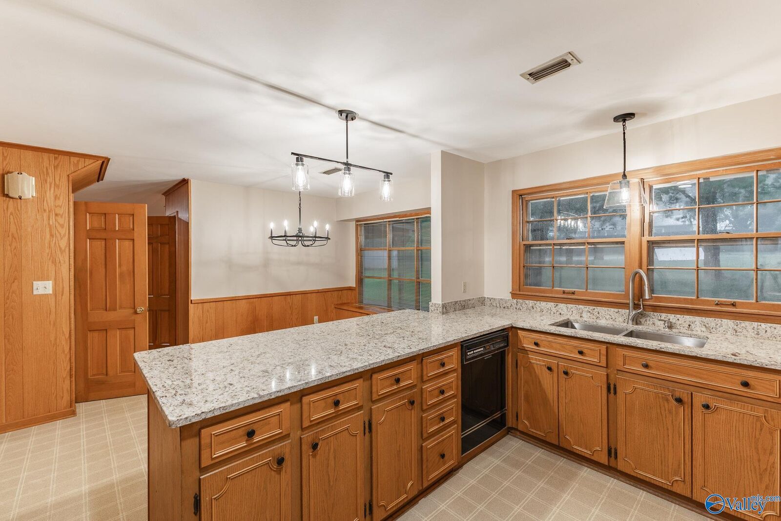 Property Photo: 2501 College Street SE AL 35601