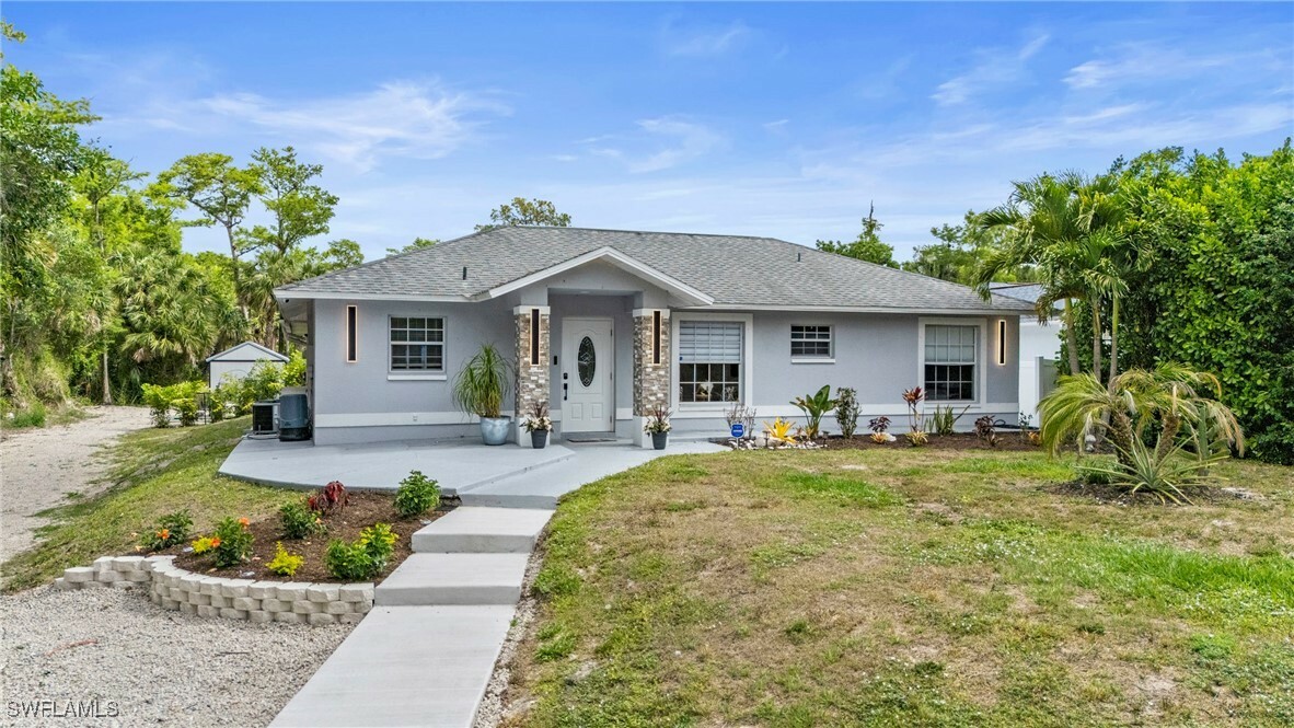 Property Photo: 641 22nd Avenue NW FL 34120