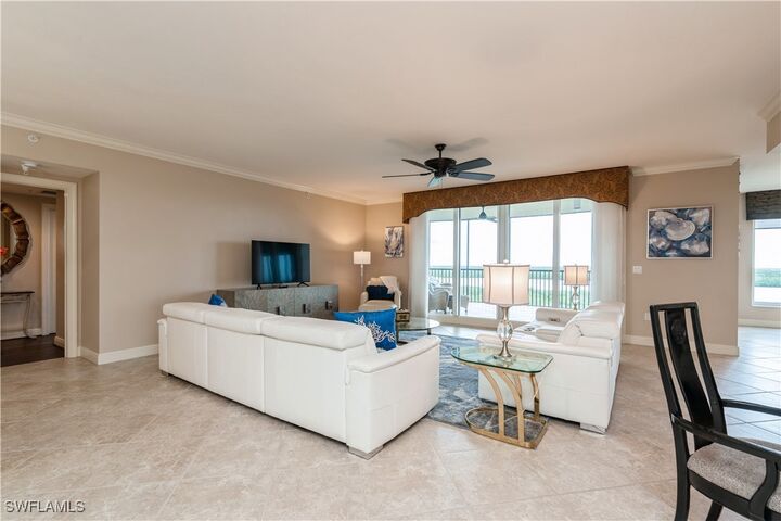 Property Photo: 1050 Borghese Lane 605 FL 34114