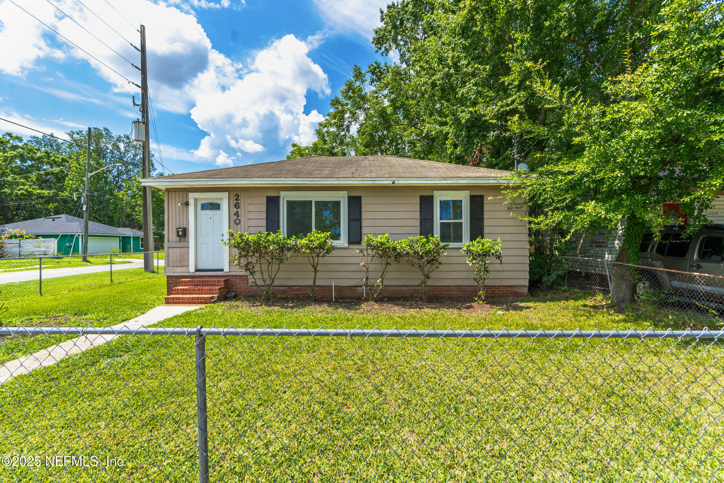 Property Photo: 2640 Commonwealth Avenue FL 32254