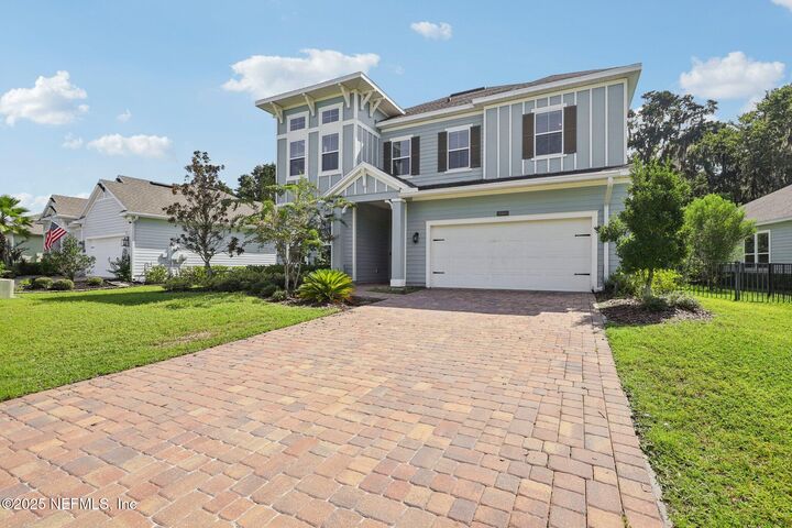 Property Photo: 217 Latrobe Avenue FL 32095