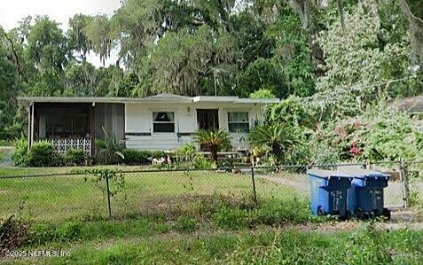 Property Photo: 862 Pioneer Drive FL 32233
