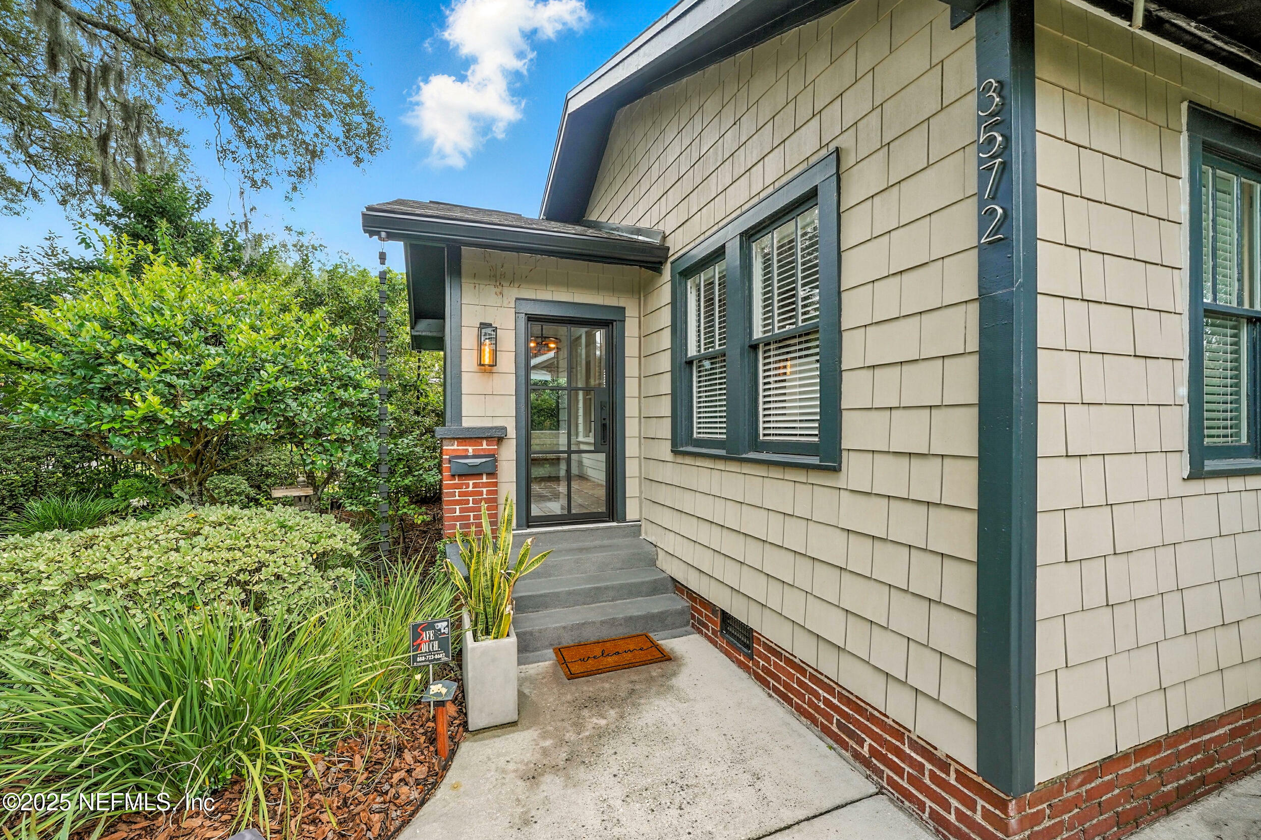 Property Photo: 3572 Boone Park Avenue FL 32205