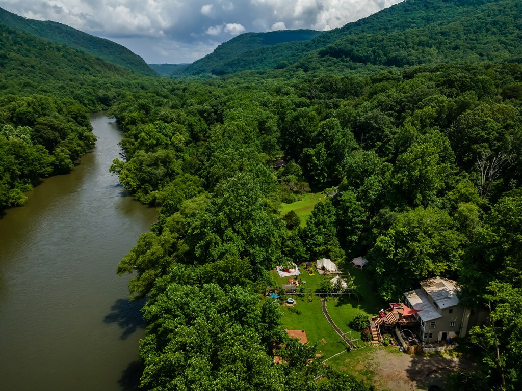Property Photo: 5518 Highway 30 TN 37307