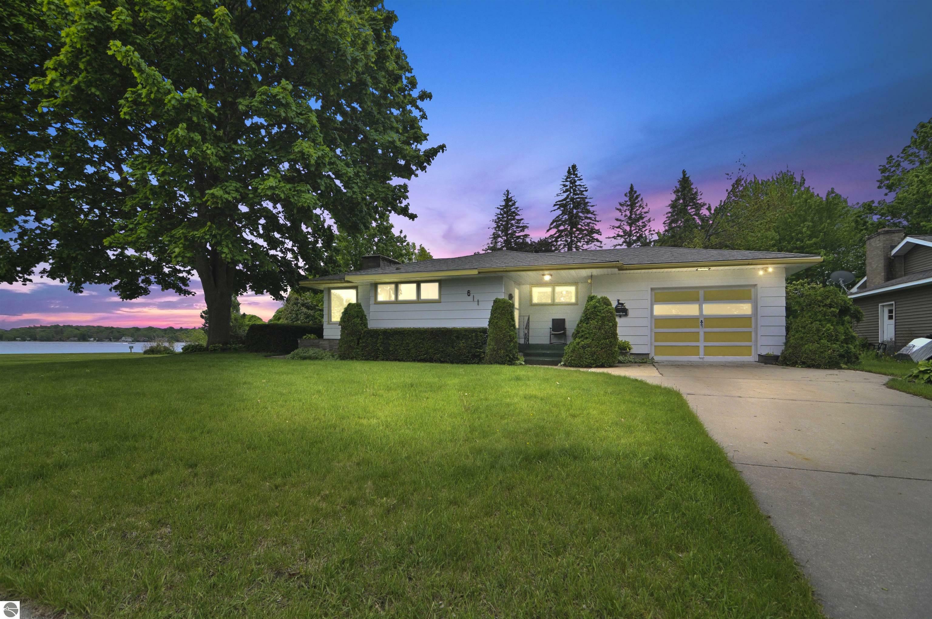 611 Sunset Lane  Cadillac MI 49601 photo